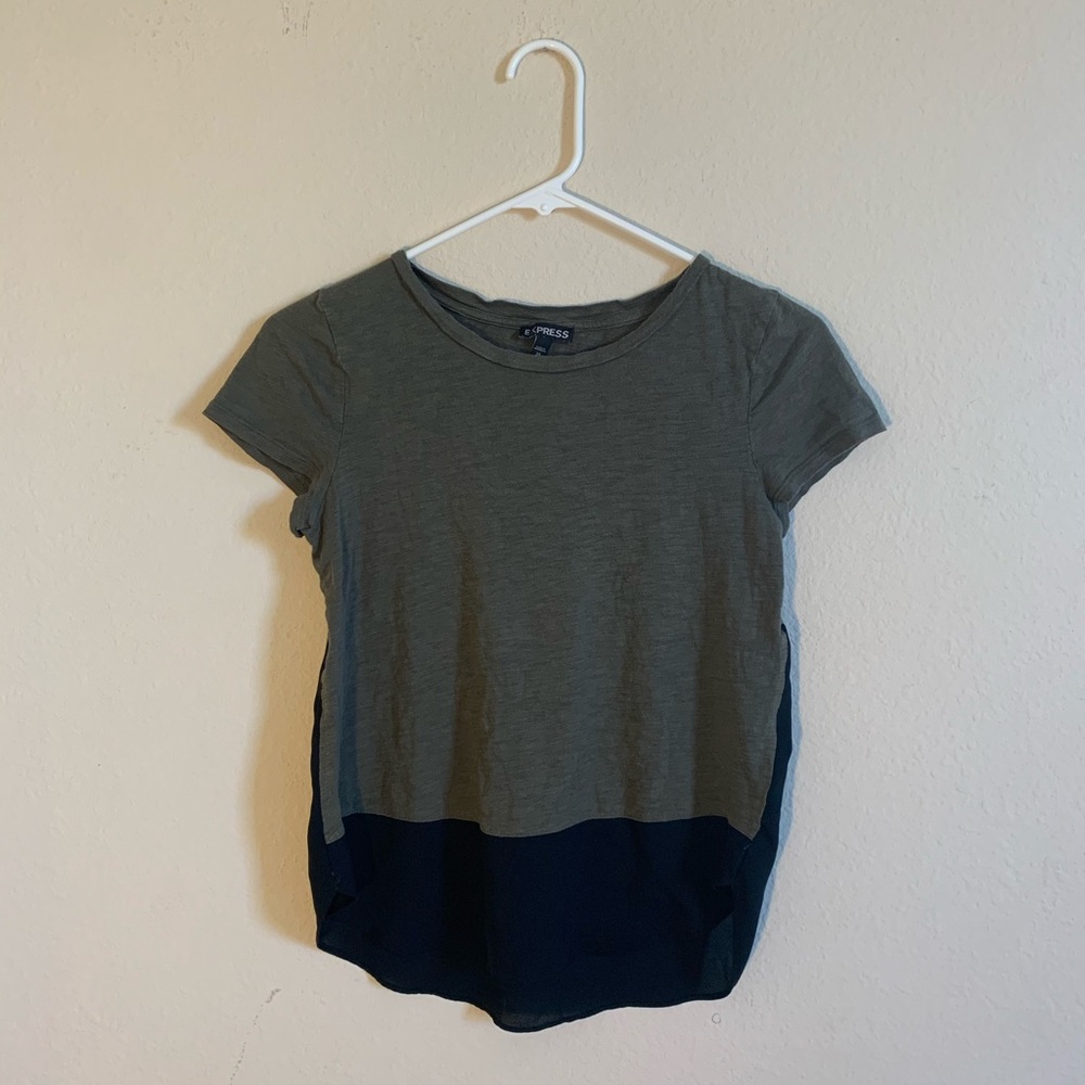 Express olive green and black t-shirt XS